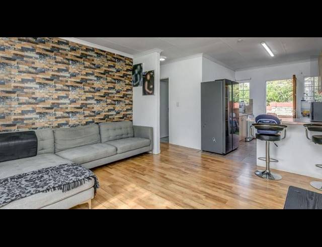 2 BEDROOM TOWNHOUSE FOR SALE IN HONEYDEW RIDGE